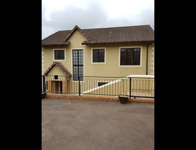 3 BEDROOM HOUSE RENTED IN CLIFTON HILL ESTATE